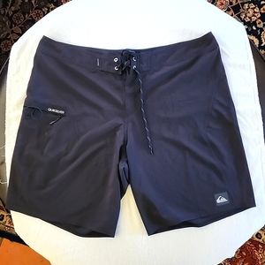 QUICKSILVER Men's Black Board Shorts